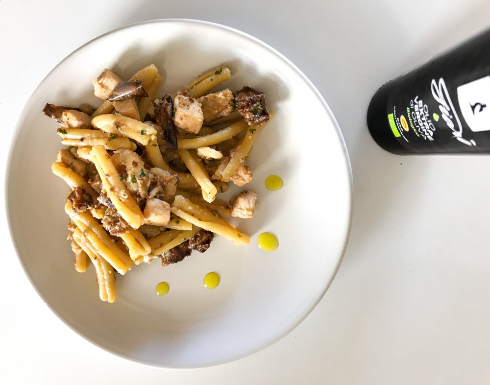 Pasta spada gamberi e melanzane