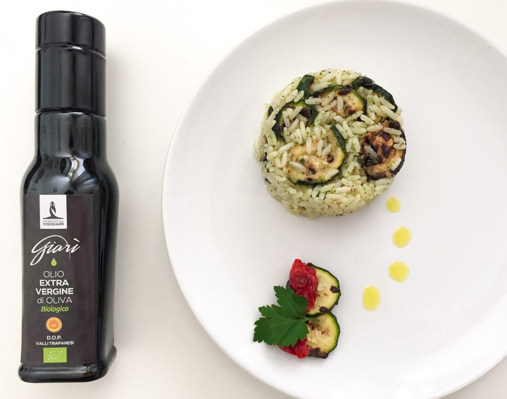 Riso zucchine e pesto